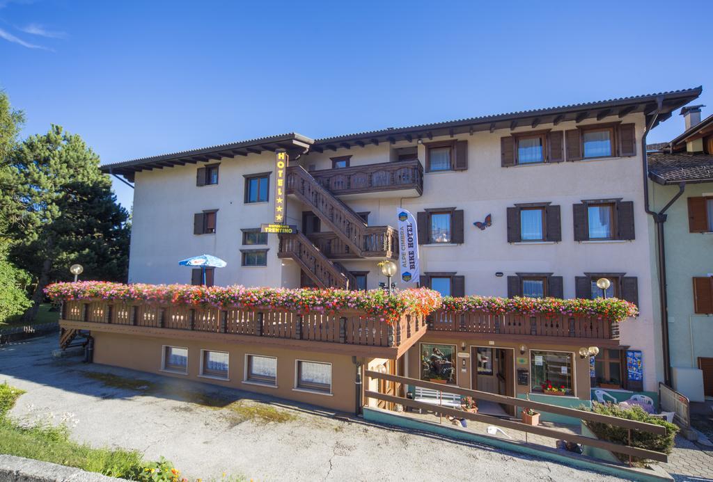 Hotel Trentino Folgaria Eksteriør bilde